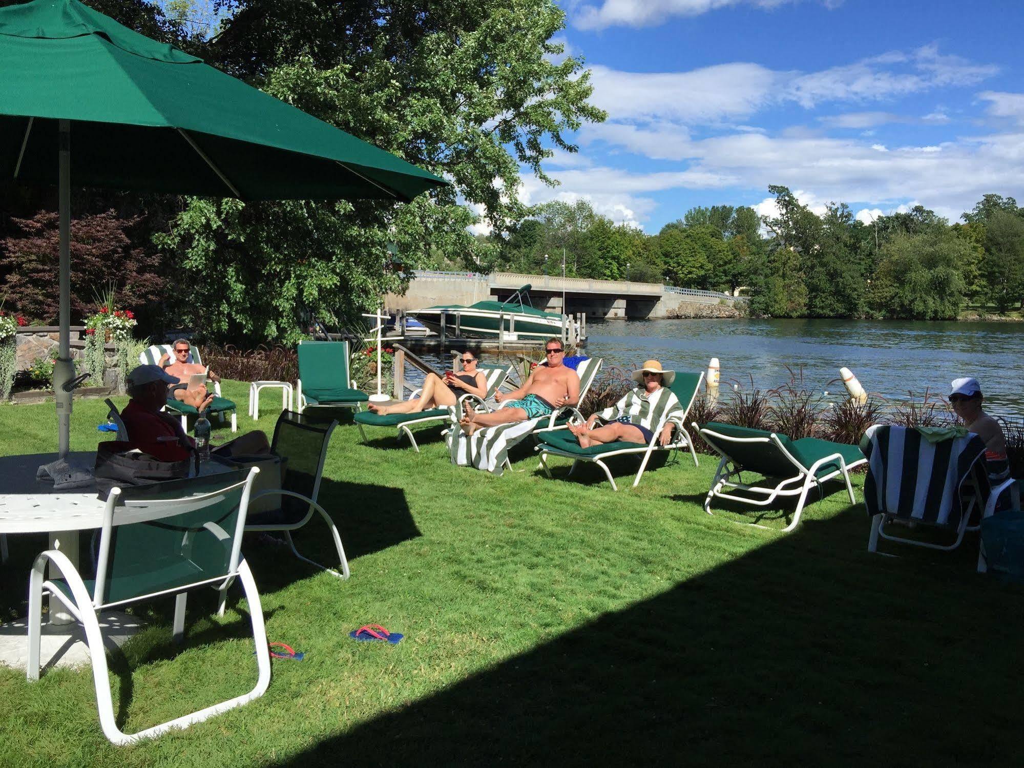 Lake George Boathouse Waterfront Lodging Bolton Landing Exterior foto